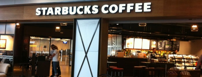 Starbucks is one of Andreyさんのお気に入りスポット.