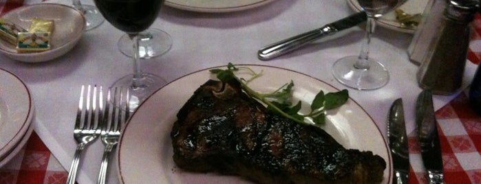 Gallaghers Steakhouse is one of Steakhouse-To-Do List.