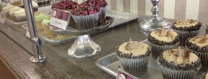 Yummy Cupcakes is one of ♥ So Cali ♥.