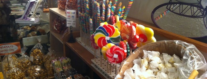 Georgetown Valley Candy Company is one of Philipさんの保存済みスポット.