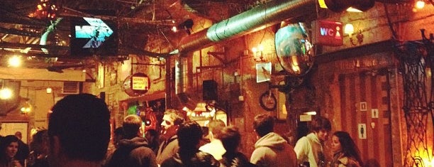 Szimpla Kert is one of StorefrontSticker City Guides: Budapest.