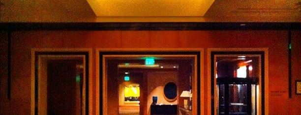 Four Seasons Hotel San Francisco is one of Charleyさんのお気に入りスポット.