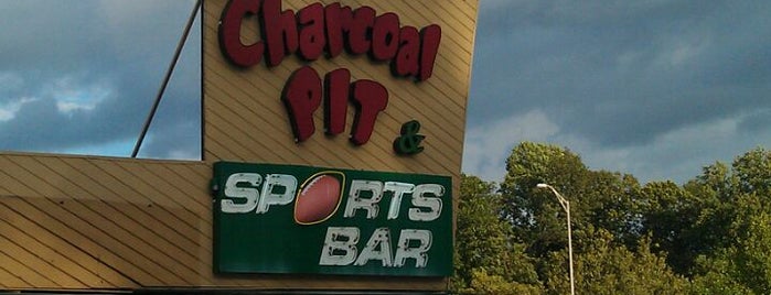 Charcoal Pit is one of Lugares favoritos de Richard.