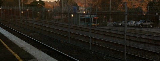 Upper Ferntree Gully Station is one of สถานที่ที่ Yus ถูกใจ.