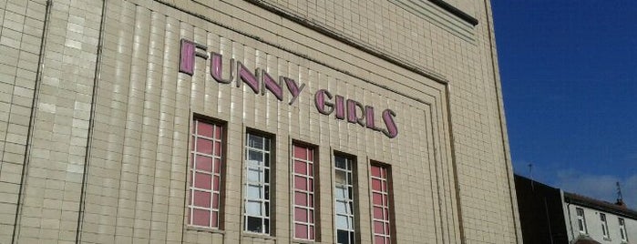 Funny Girls is one of Phat's Saved Places.