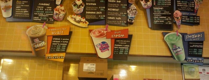 Baskin-Robbins is one of The 7 Best Places for Peanut Butter in Newark.