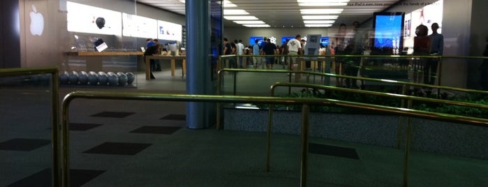 Apple Glendale Galleria is one of US Apple Stores.