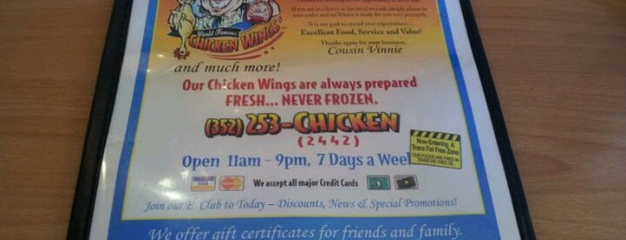 Cousin Vinnie's Chicken Wings is one of สถานที่ที่บันทึกไว้ของ Lizzie.
