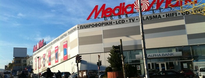 MediaMarkt is one of สถานที่ที่ doox ถูกใจ.