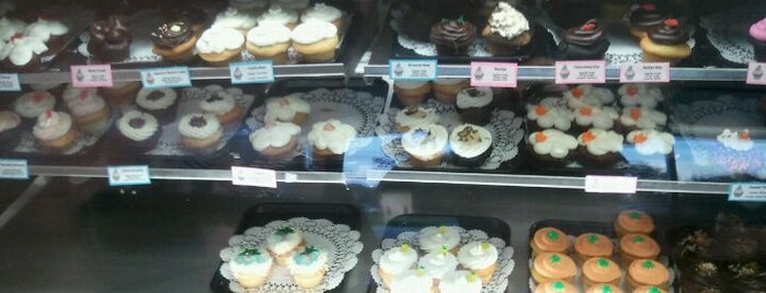 Sweet Tweets Cakery is one of Local Faves.