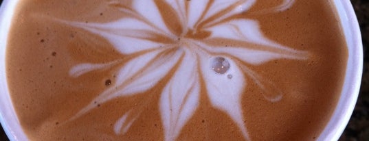 Peet's Coffee is one of Lieux qui ont plu à Yenny.