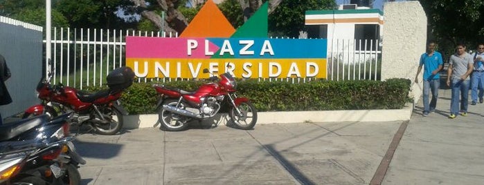 Plaza Universidad is one of Tempat yang Disukai Cristina.