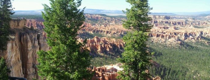 Bryce Canyon National Park is one of National Parks.