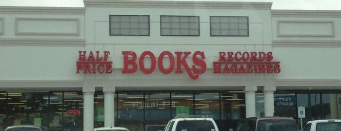 Half Price Books is one of สถานที่ที่บันทึกไว้ของ Taryn.