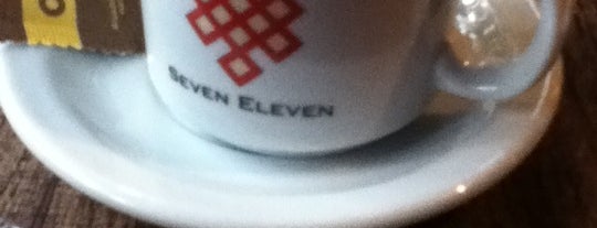Seven Eleven Delifood - Bar is one of SImapp.