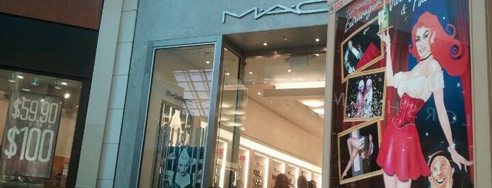 MAC Cosmetics is one of Orlando - Compras (Shopping).