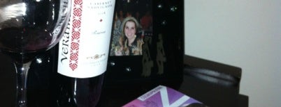 Wine - Me with Me is one of Bom pra comer!.