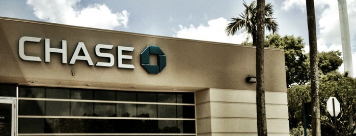 Chase Bank is one of Locais curtidos por Francisco.