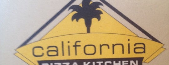 California Pizza Kitchen is one of Lieux sauvegardés par Shashi.