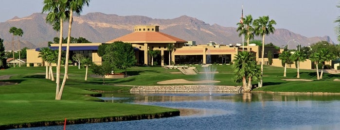 Alta Mesa Country Club is one of Locais curtidos por Riann.