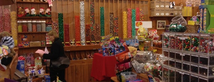 Windy City Sweets is one of Chicago candy stores for sweet tooths.
