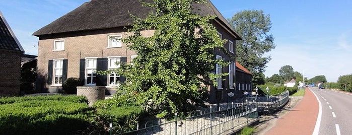 Boerderij 't Uiversnest is one of Must-visit HistoricSites Maas+Waal.