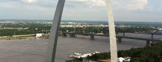 Gateway Arch is one of Skov's Bachelor Party.