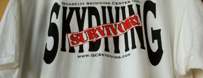 Quad City Skydiving Center is one of Drop Zones.