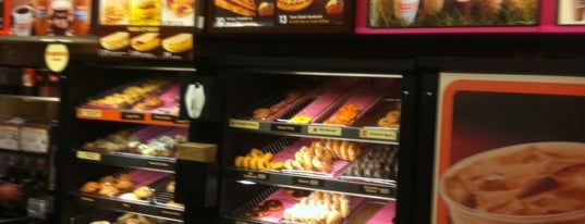 Dunkin' is one of Lugares favoritos de Todd.