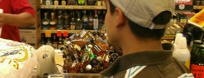 el toreo liquor is one of สถานที่ที่ E ถูกใจ.