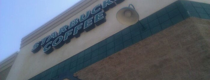 Starbucks is one of Lugares favoritos de Alexander.