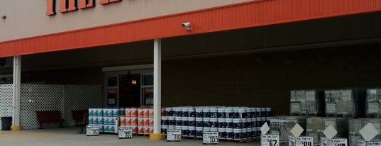 The Home Depot is one of Victoriaさんのお気に入りスポット.