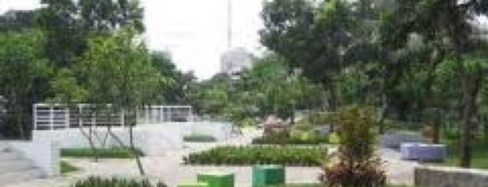 Taman Ekspresi is one of Taman di Surabaya.
