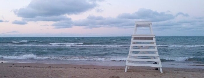 Rogers Park Beach is one of Chicago Park District Beaches.
