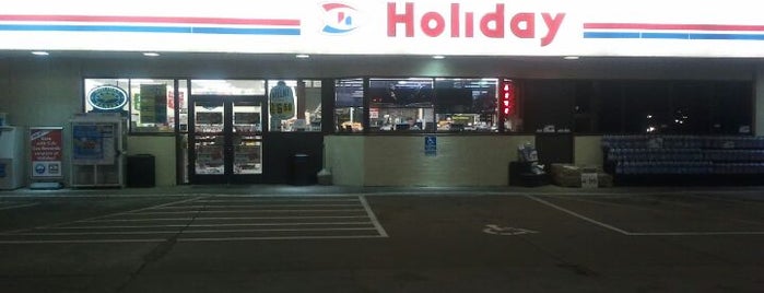 Holiday Stationstores is one of Corey'in Beğendiği Mekanlar.