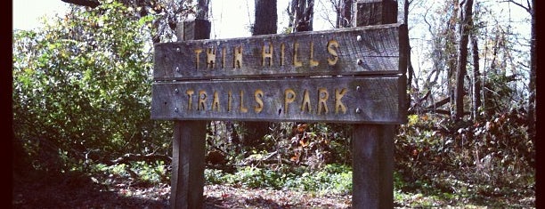 Twin Hills Park is one of Mollie'nin Beğendiği Mekanlar.