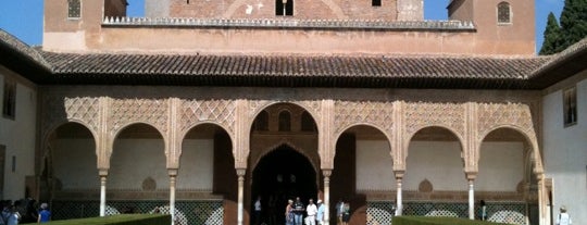 La Alhambra y el Generalife is one of You have to see this.