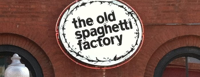The Old Spaghetti Factory is one of สถานที่ที่ Jason ถูกใจ.