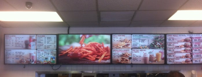 Burger King is one of สถานที่ที่ Zachary ถูกใจ.