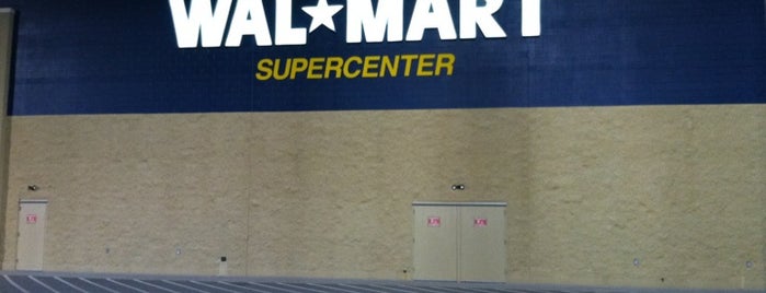 Walmart Supercenter is one of Posti che sono piaciuti a Lizzie.