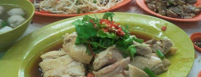 Restoran Ong Kee (安记芽菜鸡沙河粉 Tauge Ayam) is one of 霹靂 Perak.