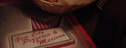 Gem City Pizzeria & Mexican is one of Locais curtidos por Cathy.