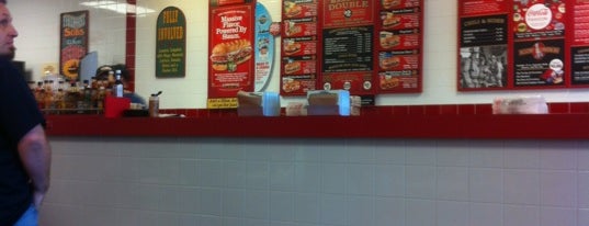Firehouse Subs is one of Locais curtidos por Lizzie.