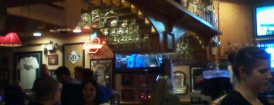 Applebee's Grill + Bar is one of สถานที่ที่ Sasha ถูกใจ.