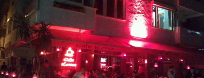 Cafe Kırmızı is one of Posti che sono piaciuti a SBL.