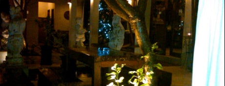 Lumbung Resto & Café is one of SURABAYA.