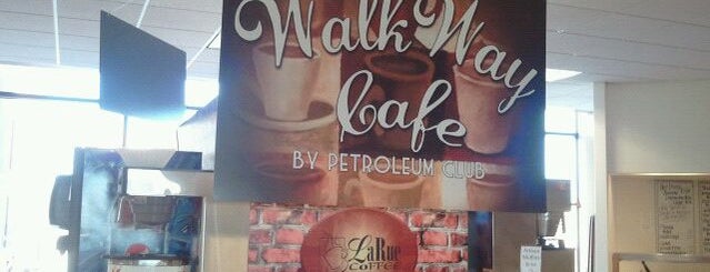 Walkway Cafe is one of Lugares favoritos de Michael.