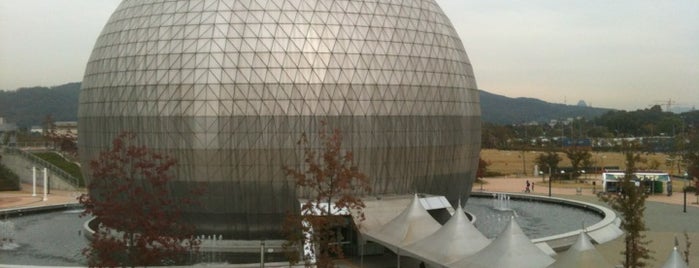 Planetarium is one of 科学館とプラネタリウム.