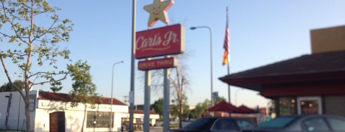 Carl's Jr. is one of สถานที่ที่ Zachary ถูกใจ.