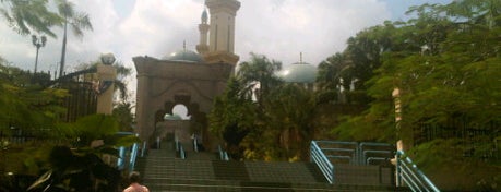 Masjid Jamek Tengku Abd Aziz Shah is one of Mosque.